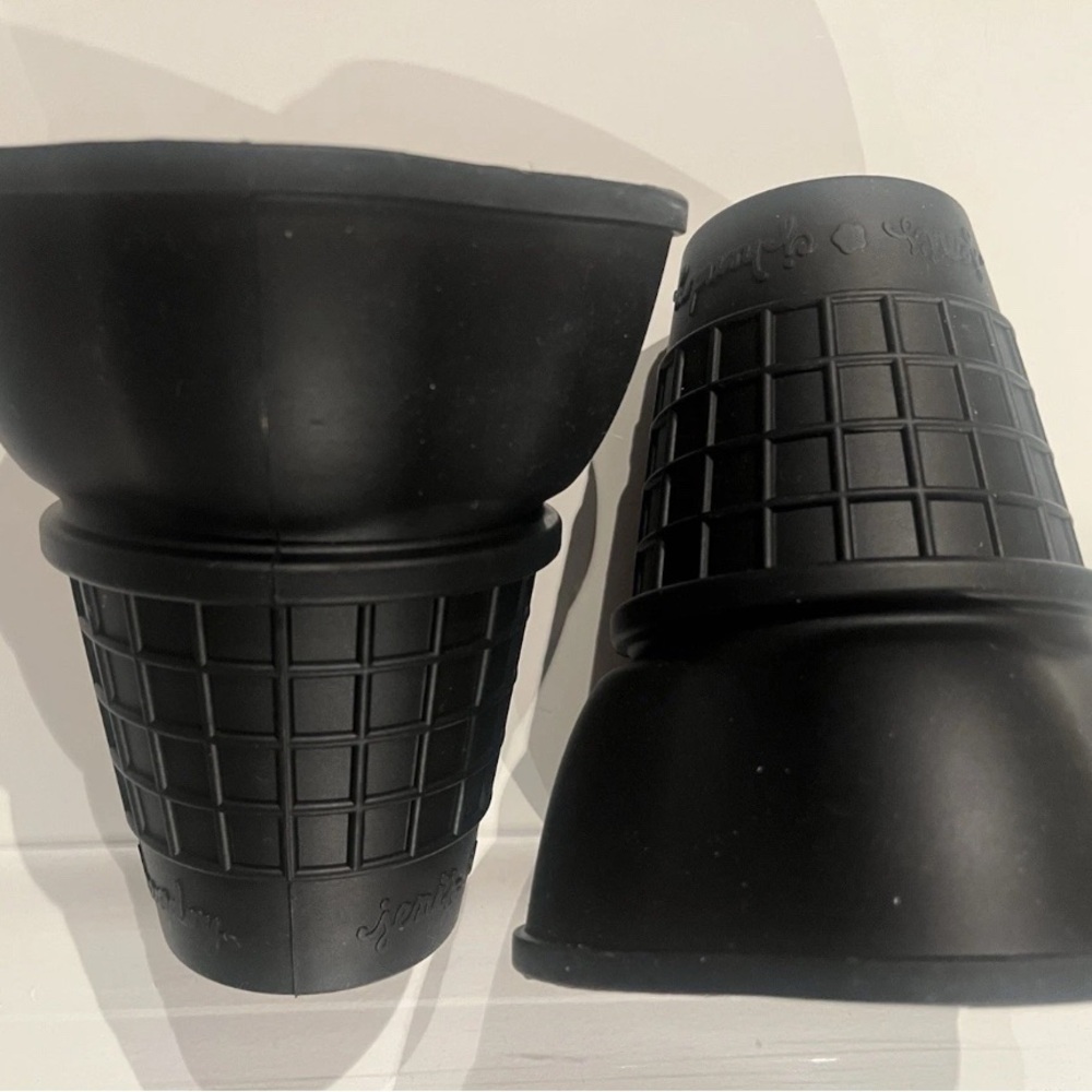 CK Hendry x Jeni’s Ice Cream Black Silicone Ice Cream Cone Molds w/ straws BNWOT